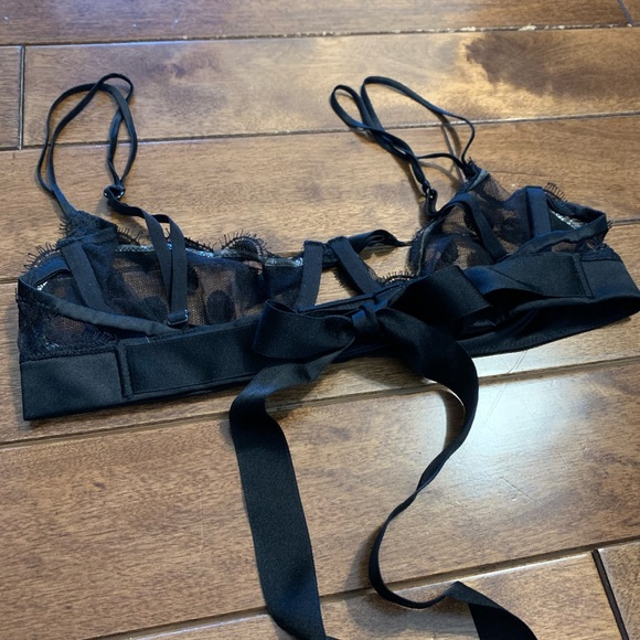 NWOT - VS Designer Collection Unlined Bra - Picture 8 of 9